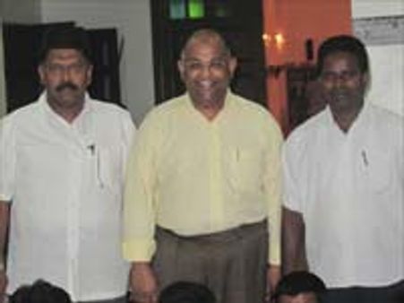 இஃப்தார்:துபாய் ஈமான் அமைப்பினருக்கு இந்திய தூதரக அதிகாரி பாராட்டு