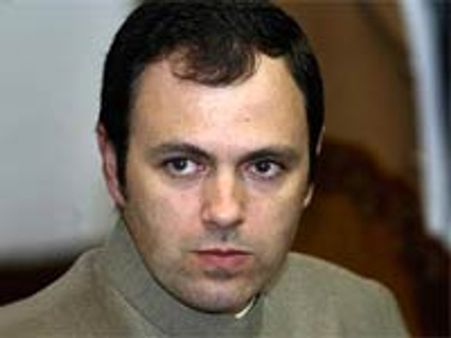 ஒமர் சர்ச்சை பேச்சு-காஷ்மீர் சட்டசபையில் கடும் அமளி