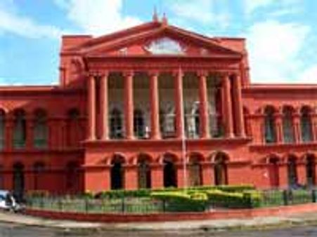 மெஜாரிட்டி-எதியூரப்பாவுக்கு 14ம் தேதி வரை கெடு-எம்.எல்.ஏக்கள் வழக்கில் தீர்ப்பு ஒத்திவைப்பு