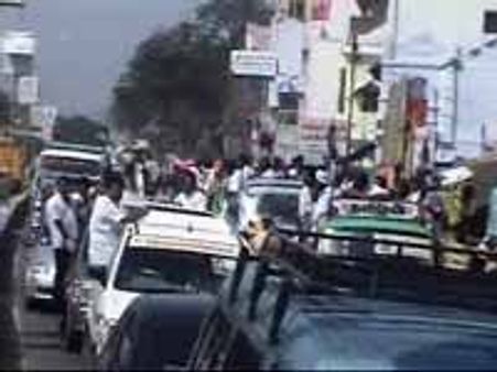 அதிமுக ஆர்ப்பாட்டம்... மதுரையில் பள்ளிகளுக்கு விடுமுறை!