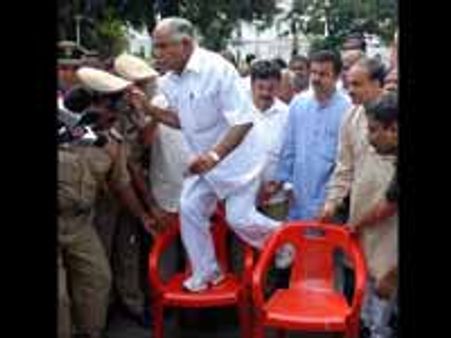 காங் எம்எல்ஏக்கள் கூண்டோடு ராஜினாமா-கர்நாடக பாஜக அரசுக்கு புதிய அரசியல் நெருக்கடி