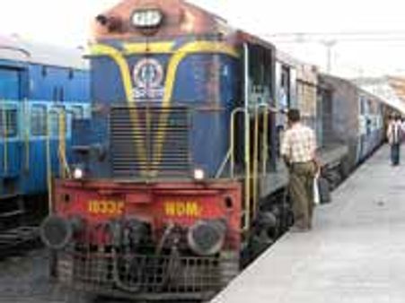 காமன்வெல்த் போட்டிகளில் பதக்கம் வென்றவர்களுக்கு ரயில்வேயில் வேலை: மம்தா