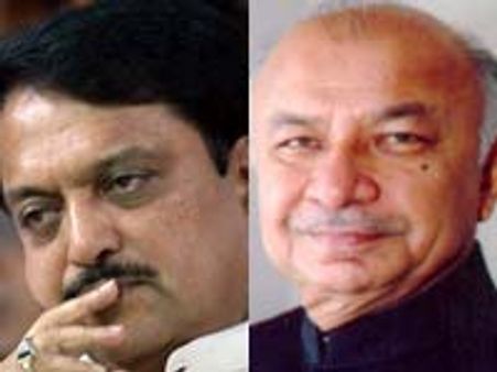 மும்பை கார்கில் வீட்டு வசதி ஊழலில் அமைச்சர்கள் ஷிண்டே, விலாஸ் ராவ் தேஷ்முக்குக்கும் தொடர்பு?