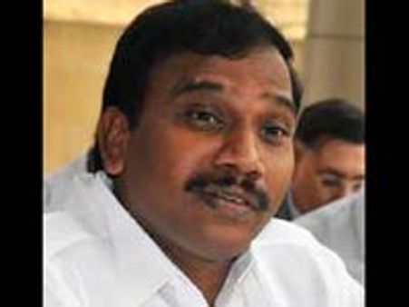 தொலைத் தொடர்பு அமைச்சர் ராஜாவின் செயலால் நாட்டுக்கு ரூ.1.7 லட்சம் கோடி இழப்பு-சிஏஜி அறிக்கை