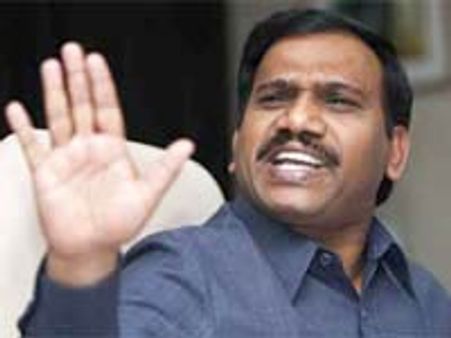 ஸ்பெக்ட்ரம் ஏலம் தொடர்பான பிரதமரின் உத்தரவுகளை ராஜா மீறியதாக புதிய சர்ச்சை