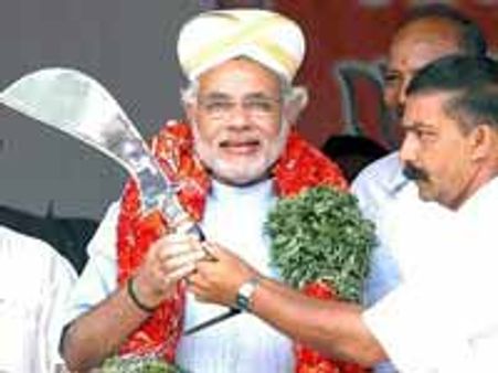 முதல்வராய் இருப்பதைவிட மக்கள் சேவகனாய் இருப்பதே எனது நோக்கம்: -நரேந்திர மோடி