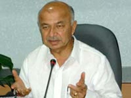 ஆதர்ஷ் ஊழல்: மாட்டுகிறார் மத்திய அமைச்சர் ஷிண்டே!