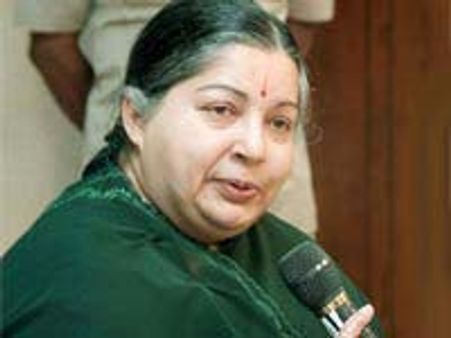 ஸ்பெக்ட்ரம்: நாடாளுமன்ற கூட்டுக் குழு விசாரணை அவசியம்-ஜெயலலிதா