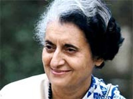 உலகின் சக்தி வாய்ந்த பெண்கள் பட்டியலில் இந்திரா காந்தி, அன்னை தெரசா!