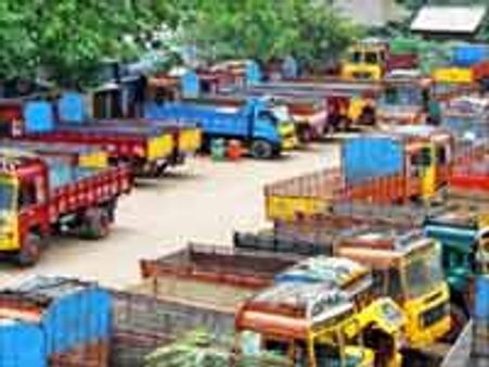 டிச 5-ம் தேதி தமிழகத்தில் 4 லட்சம் லாரிகள் ஸ்ட்ரைக்!