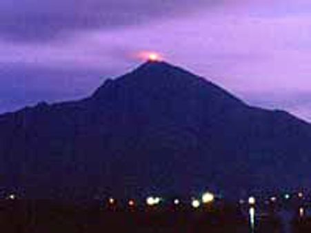 மகாதீபம் ஏற்றப்பட்டது-திருவண்ணாமலையில் லட்சக்ணக்கான பக்தர்கள் தரிசனம்