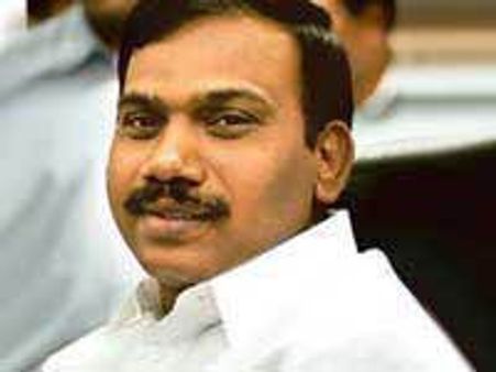 ஸ்பெக்ட்ரம் விவகாரம் தொடர்பாக ராஜாவை விசாரிக்காதது ஏன்?-சுப்ரீம் கோர்ட் கேள்வி