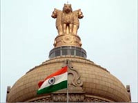 கடன் வழங்க பல ஆயிரம் கோடி லஞ்சம்... 21 நிறுவனங்களுக்கு நோட்டீஸ்!