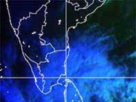 வங்கக் கடலில் புதிய காற்றழுத்தத் தாழ்வு நிலை-10 மாவட்டங்களுக்கு விடுமுறை