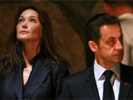 ஆண் குழந்தை வேண்டி பதேபூர்சிக்ரியில் பிரார்த்தனை செய்த கர்லா