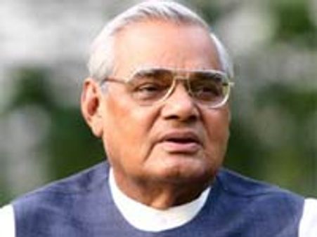 ஸ்பெக்ட்ரம் ஒதுக்கீடு: 2001லிருந்தே விசாரிக்க சுப்ரீம் கோர்ட் உத்தரவு-பாஜக வேடம் கலையும்?