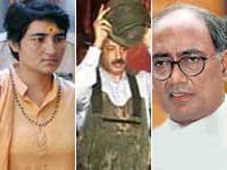 மலேகாவ்ன் குண்டு வெடிப்பு: 'உயிருக்கு ஆபத்து இருப்பதாக அஞ்சினார் ஹேமந்த் கர்கரே'-திக்விஜய் சி