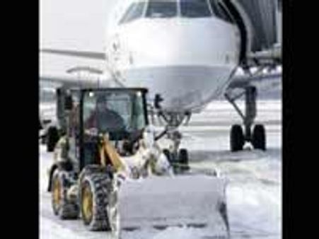 ஐரோப்பாவில் கடும் பனிப் பொழிவு: 1000 விமானங்கள் ரத்து