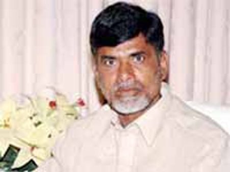 உண்ணாவிரதம் இருந்த சந்திரபாபு நாயுடு கைது-மருத்துவமனையில் அனுமதி