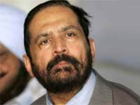 காமன்வெல்த் போட்டி ஊழல்-சுரேஷ் கல்மாடி, செயலாளர் வீடு, அலுவலகங்களில் சிபிஐ ரெய்டு