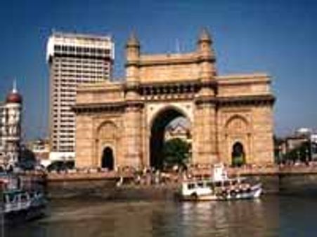 மும்பையில் தீவிரவாதிகள் ஊடுருவல்... கிறிஸ்துமஸ், புத்தாண்டு கொண்டாட்டங்களை சீரகுலைக்க சதி?