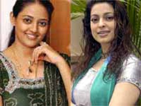 நித்தியானந்தாவை சந்தித்து பிறந்த நாள் வாழ்த்து கூறிய ரஞ்சிதா, ஜூஹி சாவ்லா, மாளவிகா