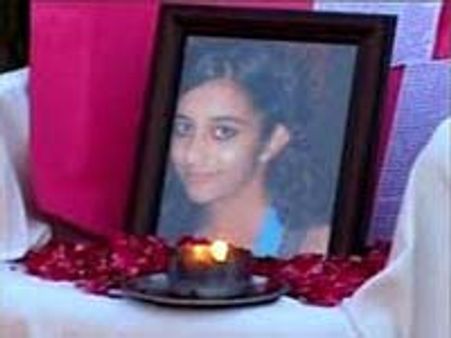 சிறுமி ஆருஷி கொலை வழக்கு-மறு விசாரணைக்கு உத்தரவிட சிபிஐ கோர்ட் மறுப்பு