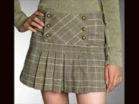 கலாச்சாரத்தை சீரழிக்கும் மினி ஸ்கர்டை தடை செய்ய இலங்கை ஆலோசனை