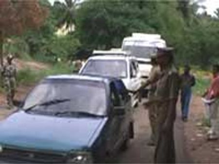 பொங்கல் விடுமுறை: பாணதீர்த்த அருவியில் குவிந்த சுற்றுலா பயணிகள்