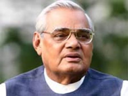 வாஜ்பாய்க்கு பாரத ரத்னா தர வேண்டும் : பிரிஜேஷ் மிஸ்ரா கோரிக்கை