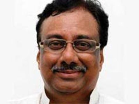 இளங்கோவன் ஆதரவாளர்கள் உண்ணாவிரதம்: தீக்குளிக்க முயற்சி, சத்தியமூர்த்தி பவன் மூடல்