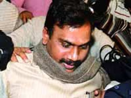 பல்வாவுடன் சேர்த்து ராசாவிடம் மேலும் 4 நாட்கள் விசாரணை நடத்த சிபிஐக்கு அனுமதி!