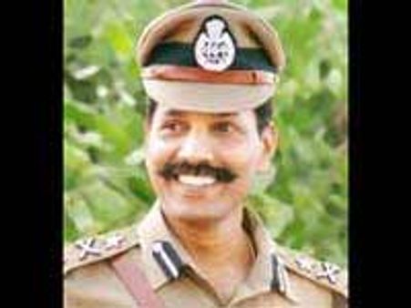 காதலர்களை டிஸ்டர்ப் பண்ணா...!! - சைலேந்திர பாபு எச்சரிக்கை