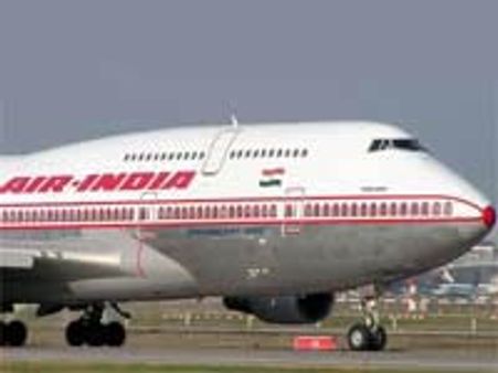 விமான எரிபொருள் விலை உயர்வு.. டிக்கெட் விலையும் உயர்கிறது!