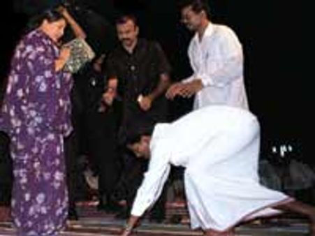 எனது பிறந்த நாளைக் கொண்டாடுவதை விட...ஜெ