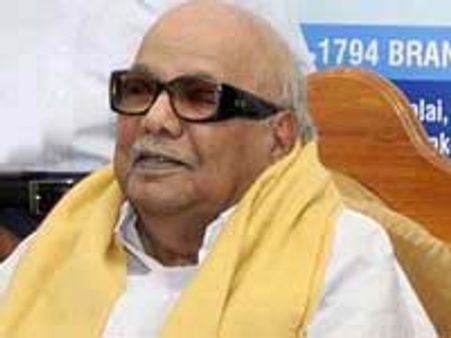 எந்த நெருக்கடியிலும் திமுகவை மக்கள் காப்பாற்றுவார்கள்-கருணாநிதி