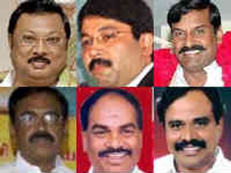 நாளை திமுக அமைச்சர்கள் விலகல் கடிதத்ததைக் கொடுக்கிறார்கள்