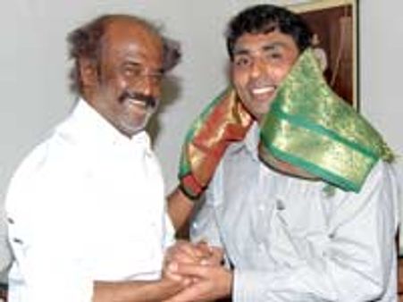 ரஜினியை சந்தித்து ஆதரவு கேட்ட திமுக வேட்பாளர் ஜின்னா