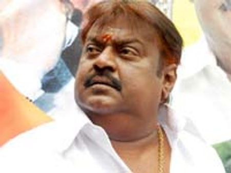 தேமுதிகவினர் மீது திமுகவினர் தாக்குதல்: 'கைகட்டி நிற்கும் காவல் துறை'- விஜயகாந்த்