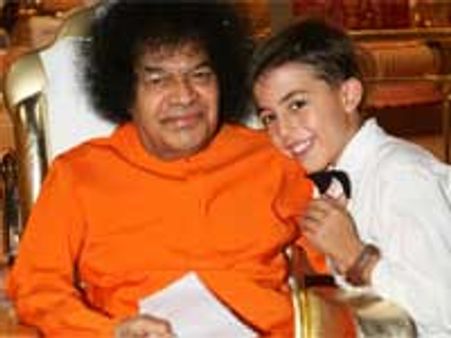 காலங்களை தாண்டி நிற்கும் சாய்பாபா கல்விப் பணிகள்!