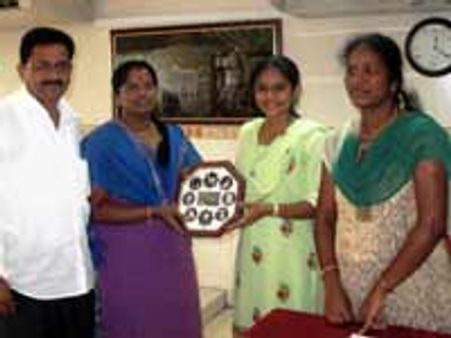 துபாயில் தமிழ்த்தேர் ‘நிழலும் நிஜமும்’ கவிதைச் சிறப்பிதழ் வெளியீடு