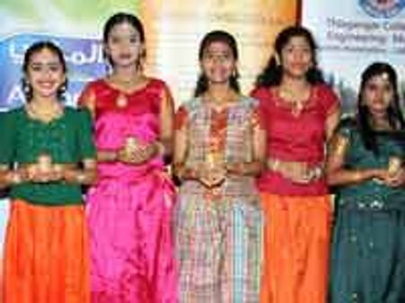 சிறப்பாக நடந்த யுஏஇ தமிழ்ச் சங்கத்தின் நம்பிக்கை சுவரங்கள்