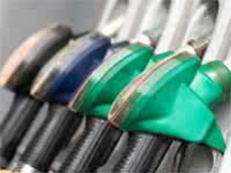 பெட்ரோல் விலையை லிட்டருக்கு ரூ 3 வரை உயர்த்துகிறது இந்தியன் ஆயில்!!