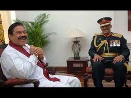 வெள்ளைக் கொடிகளுடன் சரணடைந்த புலிகள் கொலை: கோதபயவுக்கு எதிராக பொன்சேகா சாட்சியம்