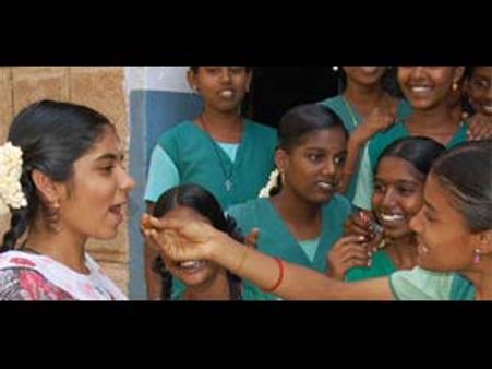 ஸ்பெஷல் கிளாஸுக்குப் போகாமலேயே முதலிடத்தைப் பெற்று சாதித்த நித்யா