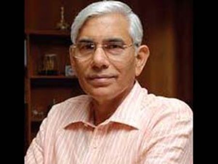 2ஜி: நாடாளுமன்ற குழு முன் சிஏஜி வினோத் ராய் ஆஜர்-ரூ.1.76 லட்சம் கோடி இழப்பு குறித்து விளக்கம்