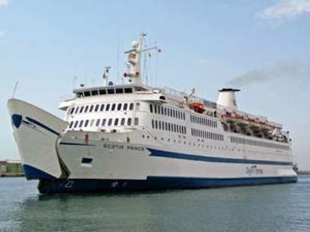 தூத்துக்குடி-கொழும்பு இடையே பயணிகள் கப்பல் சேவை: பிரமாண்ட கப்பல் வருகை