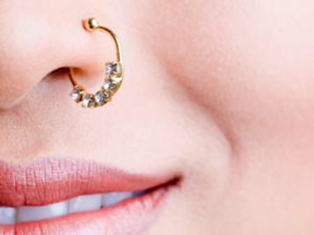 மூக்குத்திப் பூக்கள்