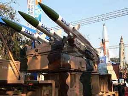 ஒரே ஆண்டில் 30 குண்டுகளை குவித்துள்ளன இந்தியா, பாக்.-ஸ்வீடன் அமைப்பு