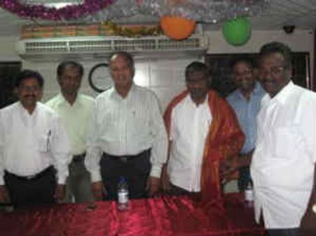 துபாயில் இந்திய தூதரக அதிகாரிக்கு வரவேற்பு